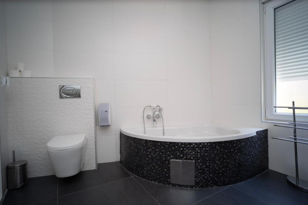 Urban Suites & Apartments Мостар Екстериор снимка